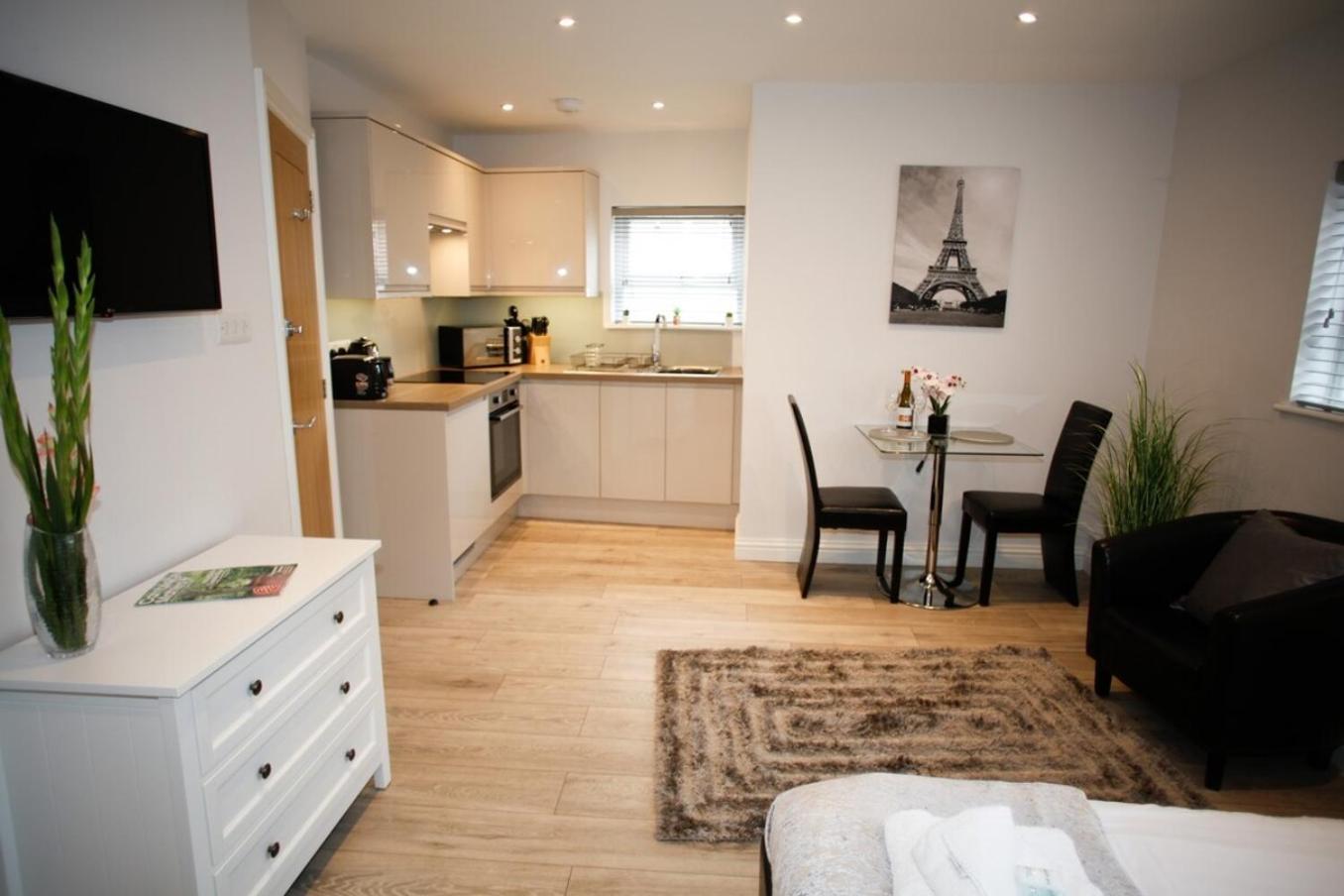 City Cb1 Studio Just Off Mill Rd, Close To Train Station - Walk To Station And City Centre Кеймбридж Екстериор снимка